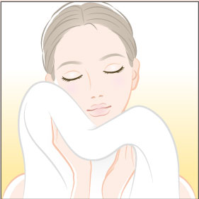 肌の汚れ（ホコリ、汗、皮脂）を落とすために洗顔を行い、肌を清潔な状態にします。